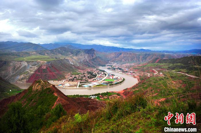 玛沁县委宣传部 供图