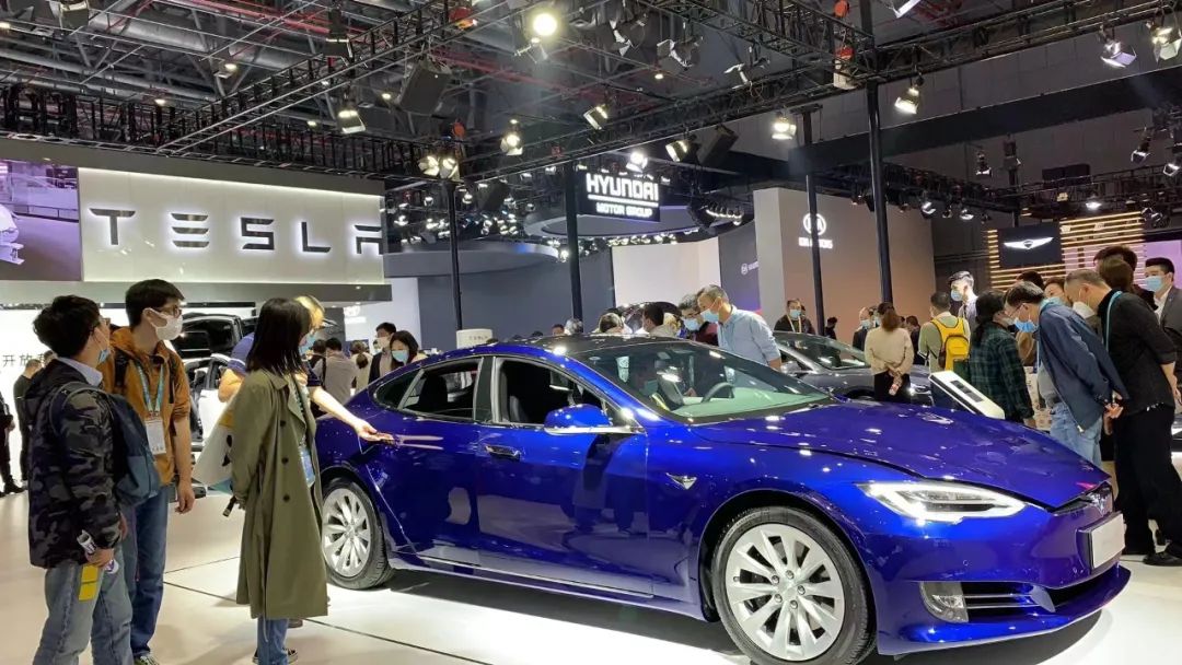 身家蒸发169亿美元后，马斯克又不裁员了？曾称预感美经济“非常糟糕”休闲区蓝鸢梦想 - Www.slyday.coM