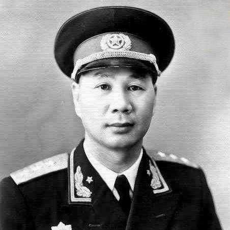 他长期任文职干部，1948年被破格提拔，后成为开国少将休闲区蓝鸢梦想 - Www.slyday.coM