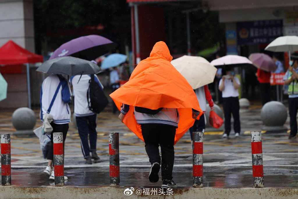 多图直击福建高考现场 ！ 福建近22万名学子决战高考休闲区蓝鸢梦想 - Www.slyday.coM