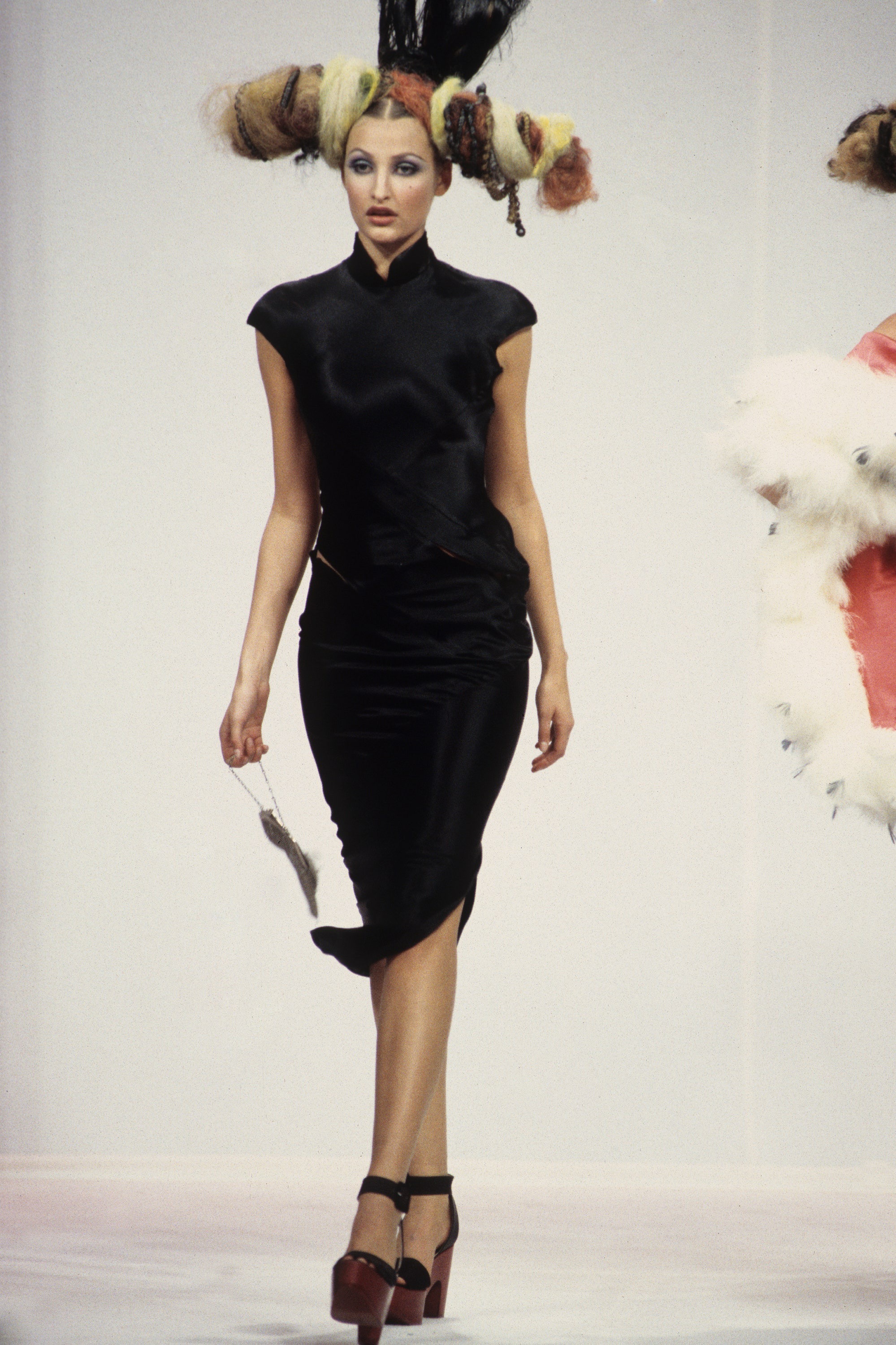 最近 参加伊丽莎白女王二世登基70周年纪念日庆典……休闲区蓝鸢梦想 - Www.slyday.coM