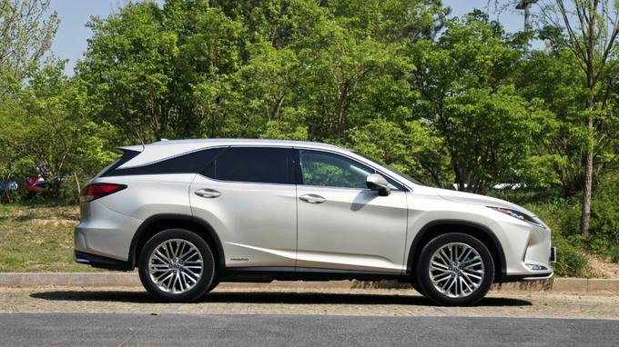 豪华180雷克萨斯rx450hl超80万的独特魅力