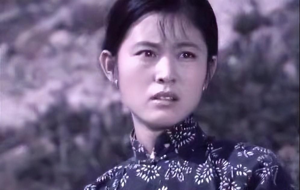 电影的发展还没有很成熟,就被选去参演了家喻户晓的电影《山菊花》