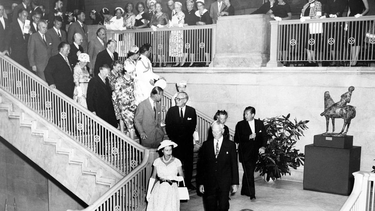 老照片 1959年英国女王伊丽莎白二世旋风式访问美国芝加哥休闲区蓝鸢梦想 - Www.slyday.coM 老照片 1959年英国女王伊丽莎白二世旋风式访问美国芝加哥休闲区蓝鸢梦想 - Www.slyday.coM