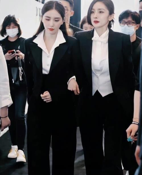 《狐妖》月红篇曝全阵容,刘诗诗客串袁冰妍作配,还有嘉行大礼包休闲区蓝鸢梦想 - Www.slyday.coM 《狐妖》月红篇曝全阵容,刘诗诗客串袁冰妍作配,还有嘉行大礼包休闲区蓝鸢梦想 - Www.slyday.coM