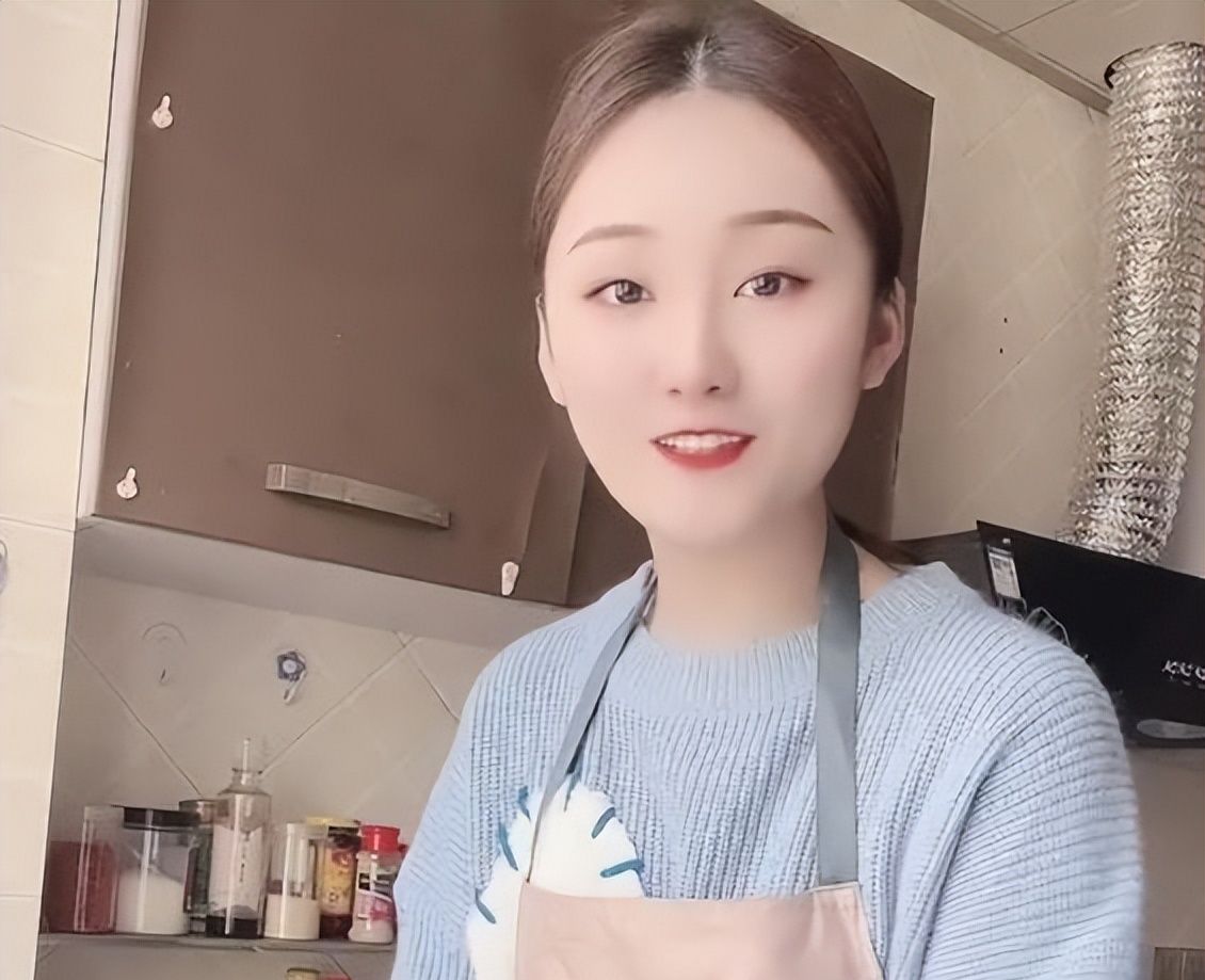 陈亚男用大号回归，称直播是自己的工作，想赚钱的心从没变过休闲区蓝鸢梦想 - Www.slyday.coM