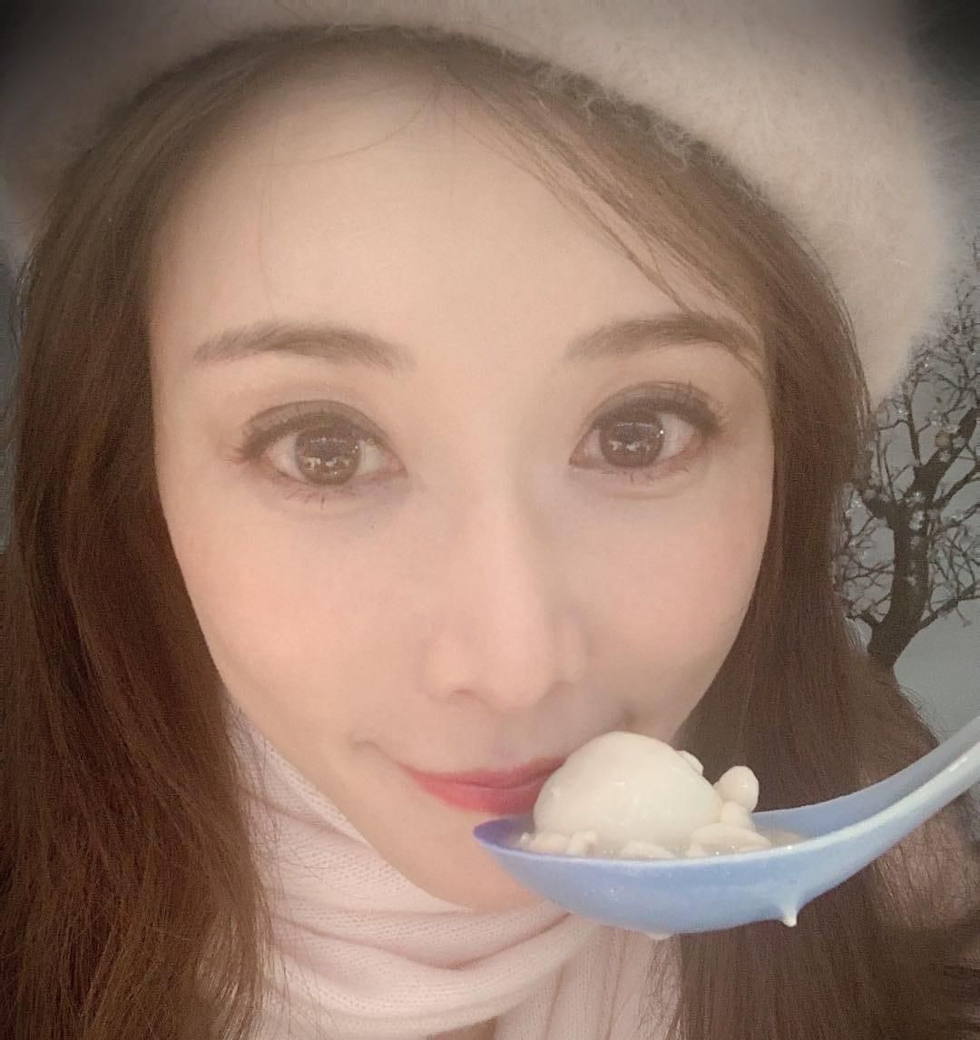 林志玲和日本放浪兄弟成员akira于2019年结婚,并于今年1月31日喜获