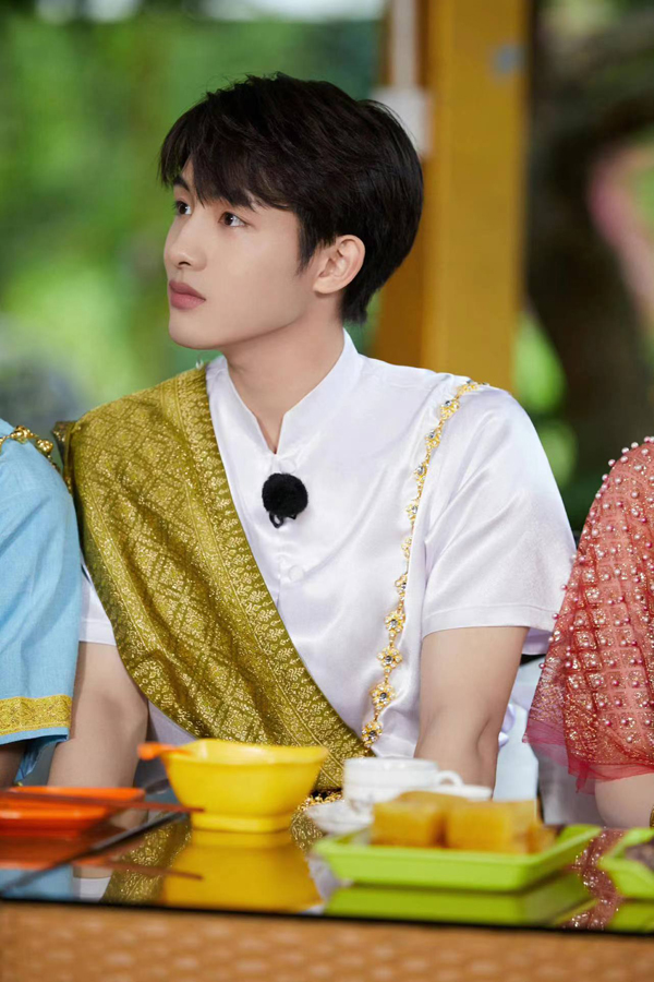 董思成追星星的人正在热播追火箭感受硬核浪漫