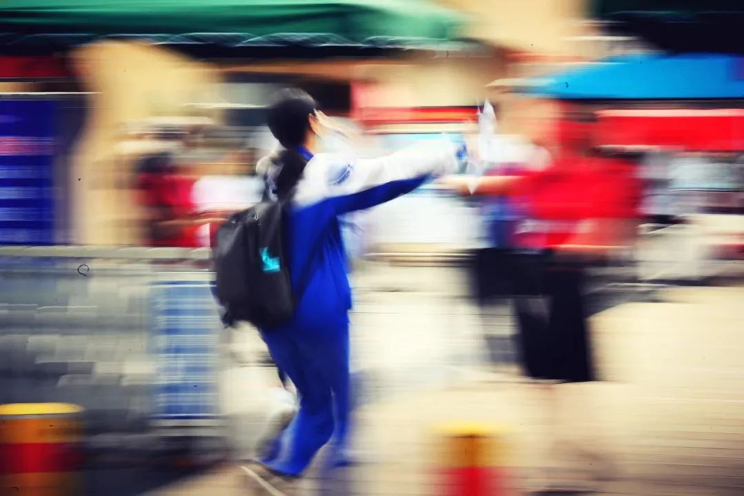 今日开考！多图直击2022高考现场休闲区蓝鸢梦想 - Www.slyday.coM