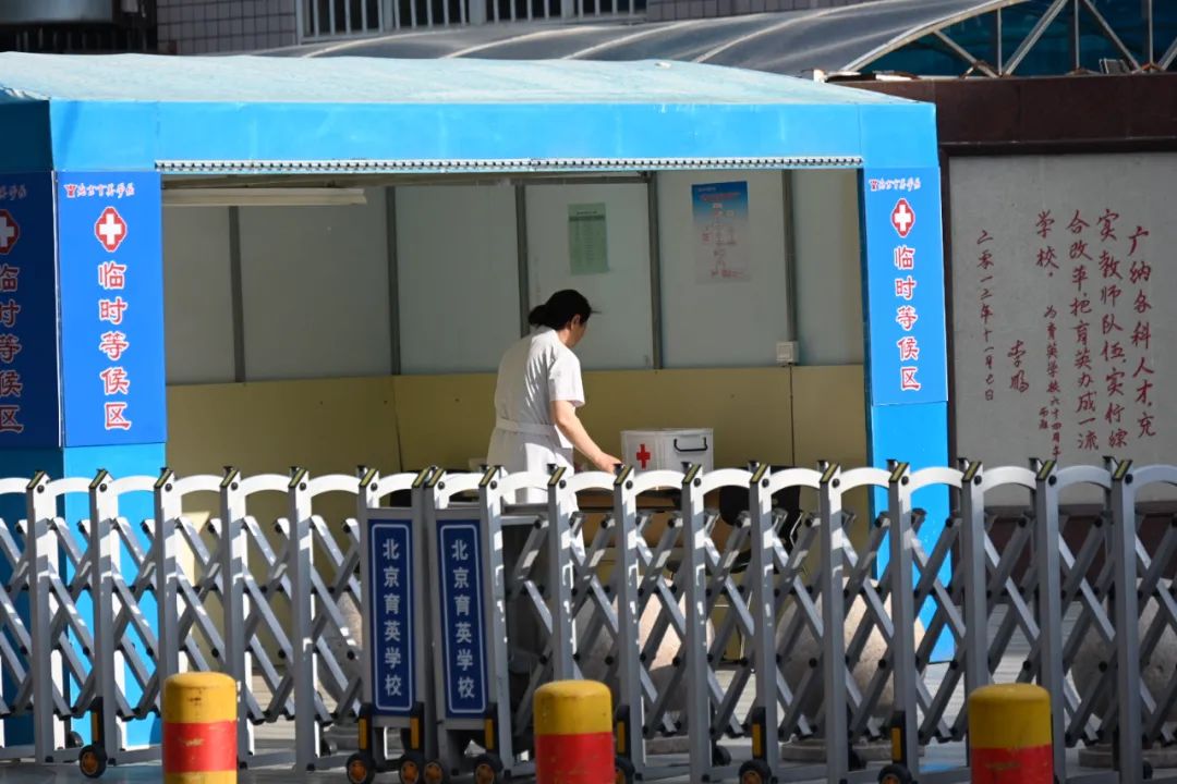 今日开考！多图直击2022高考现场休闲区蓝鸢梦想 - Www.slyday.coM