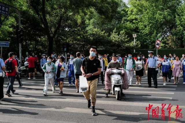 多图直击2022高考第一天休闲区蓝鸢梦想 - Www.slyday.coM