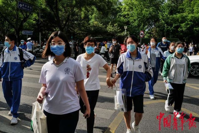 多图直击2022高考第一天休闲区蓝鸢梦想 - Www.slyday.coM