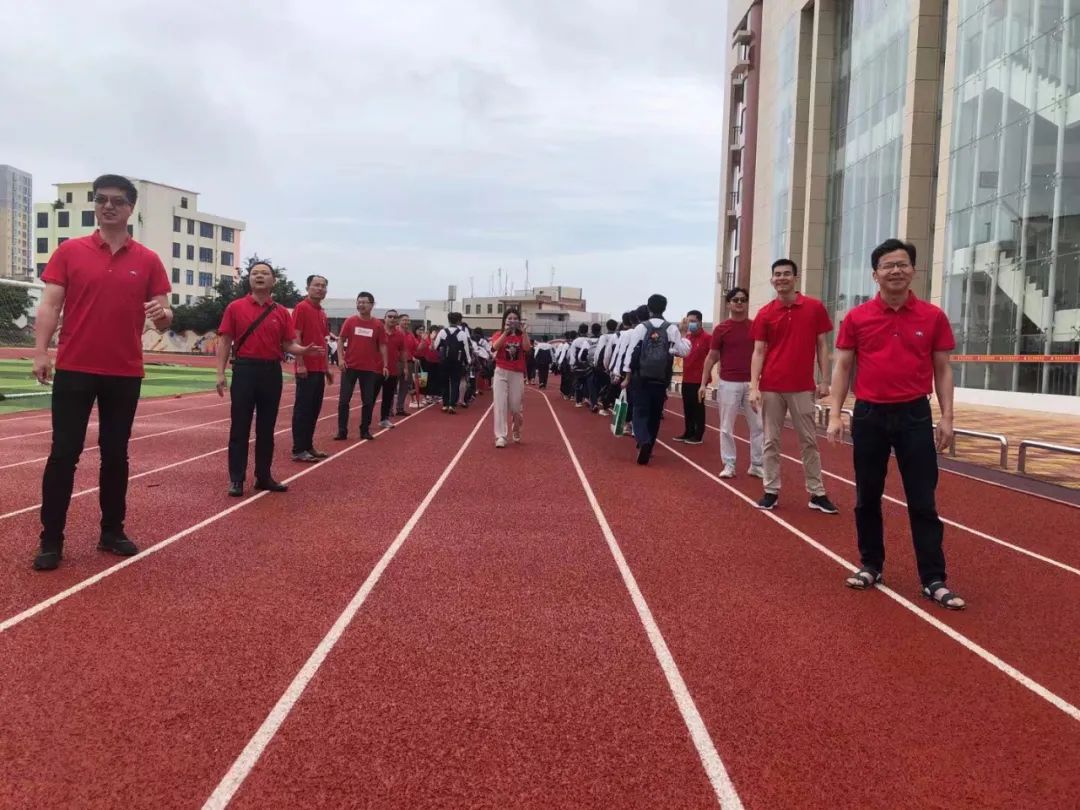 2022年高考作文题出炉！现场直击！4万多名泉州考生奔赴考场.......休闲区蓝鸢梦想 - Www.slyday.coM