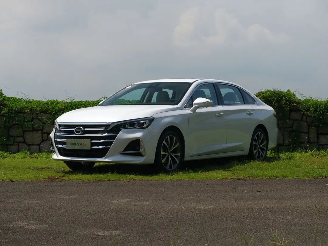 性价比炸裂这些中型车空间大还便宜12万都能买高配了