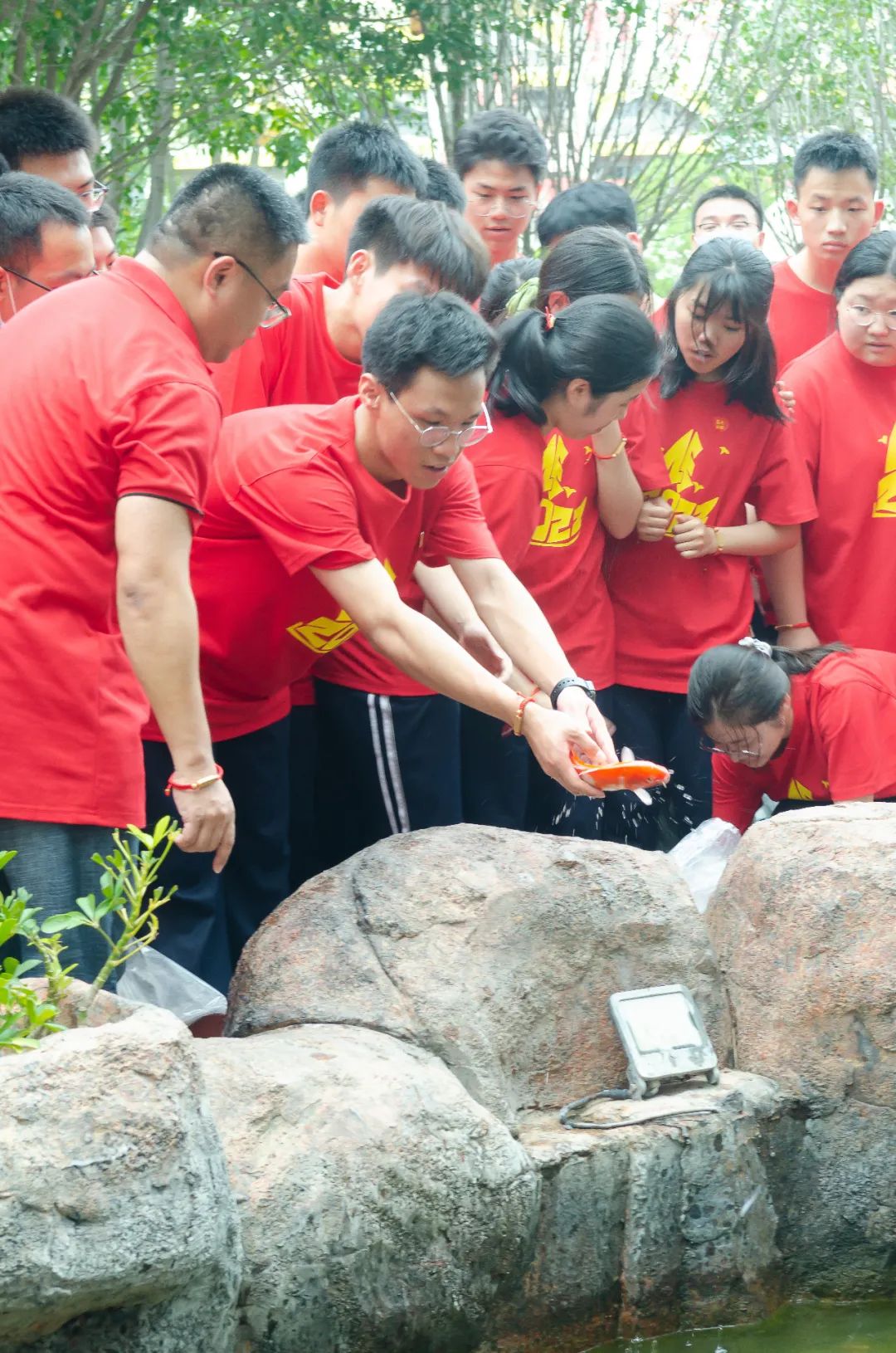 2022年高考作文题出炉！现场直击！4万多名泉州考生奔赴考场.......休闲区蓝鸢梦想 - Www.slyday.coM