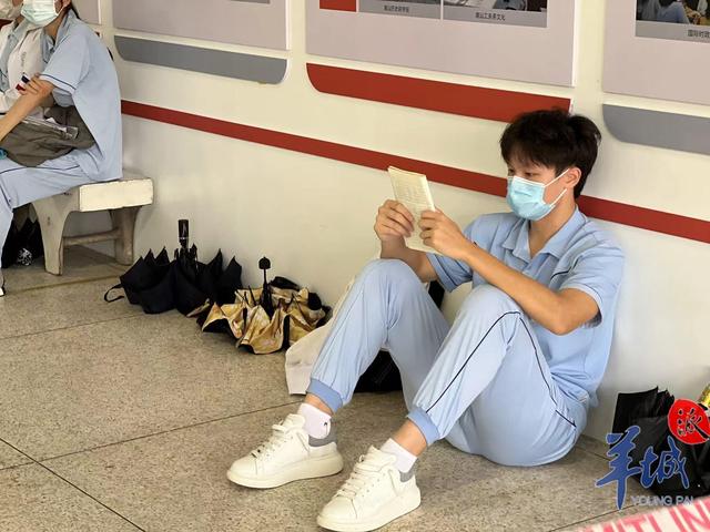 「图集+视频」广东70.2万学子赶赴高考，直击第一现场休闲区蓝鸢梦想 - Www.slyday.coM