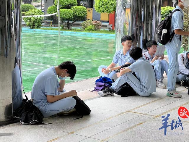 「图集+视频」广东70.2万学子赶赴高考，直击第一现场休闲区蓝鸢梦想 - Www.slyday.coM