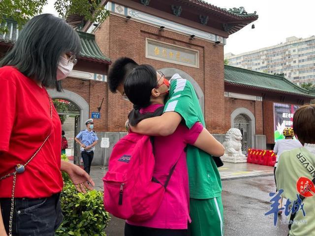 「图集+视频」广东70.2万学子赶赴高考，直击第一现场休闲区蓝鸢梦想 - Www.slyday.coM