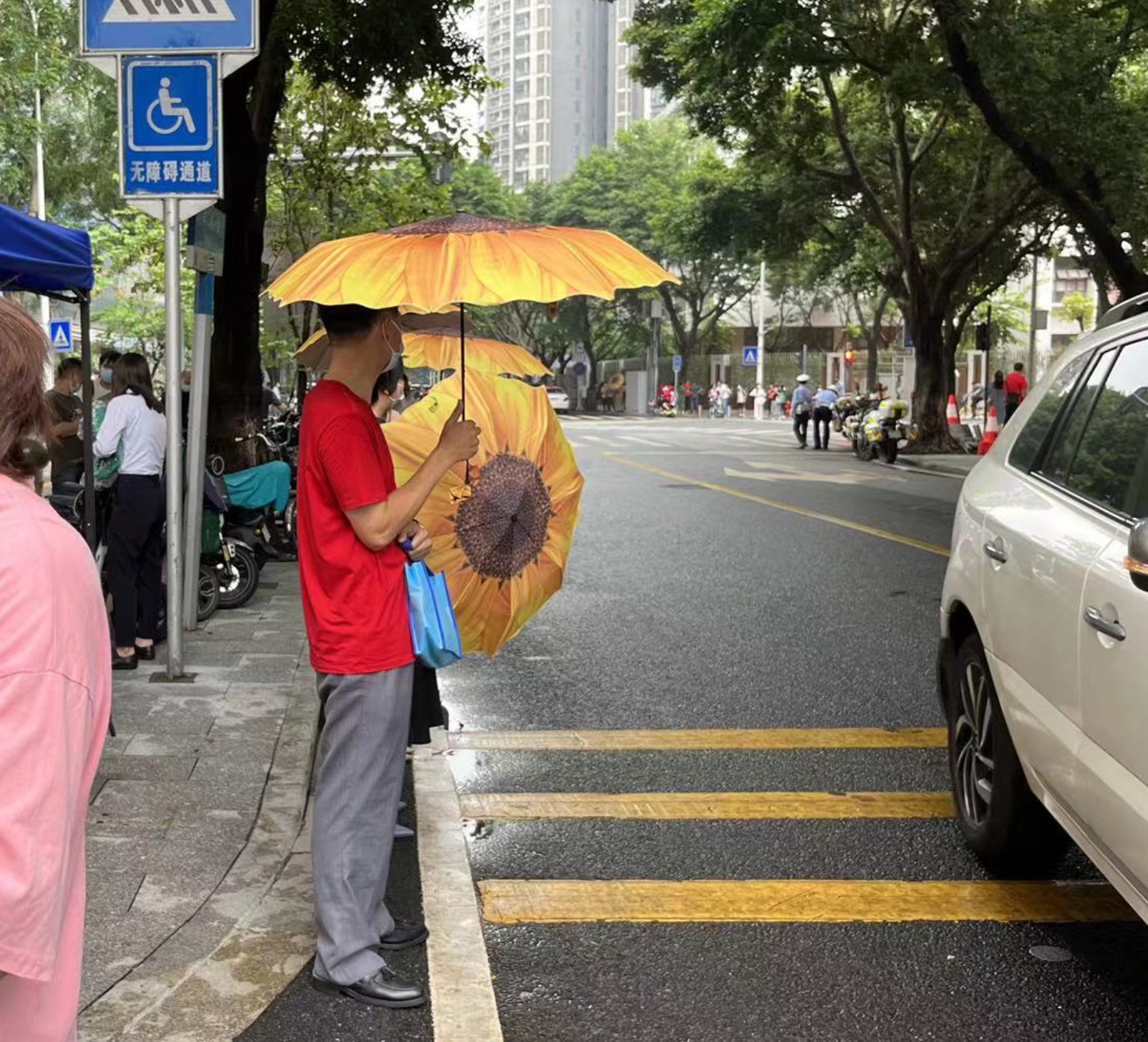 高考首日｜记者直击广州送考现场（多图）休闲区蓝鸢梦想 - Www.slyday.coM