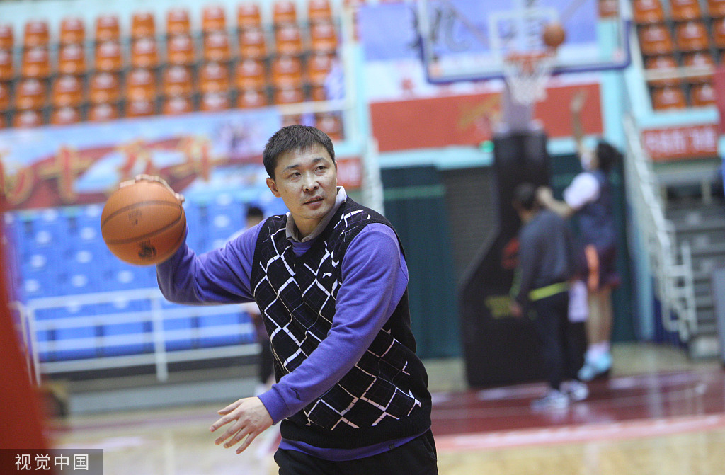 另据了解,现年49岁的前中国国家男篮,八一男篮宿将张劲松近日也将签约