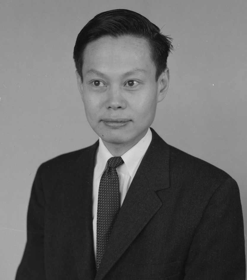 老照片:青年杨振宁夫妇和李政道夫妇合影,两个家庭其乐融融