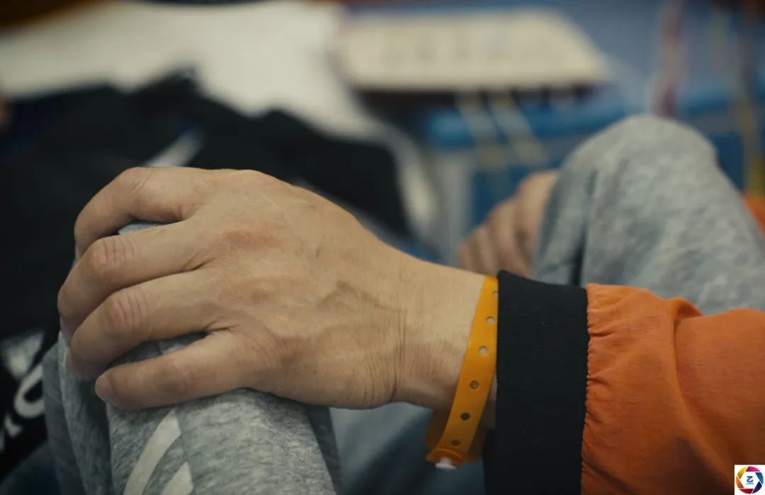 儿子和女儿双双患病,爸爸只能二选一救一个,女儿的回答让他愧疚休闲区蓝鸢梦想 - Www.slyday.coM 儿子和女儿双双患病,爸爸只能二选一救一个,女儿的回答让他愧疚休闲区蓝鸢梦想 - Www.slyday.coM