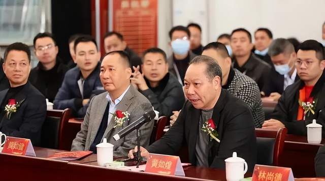 乐善好施30余年捐赠70余亿黄如论我看不起捐钱是为了拿地便宜