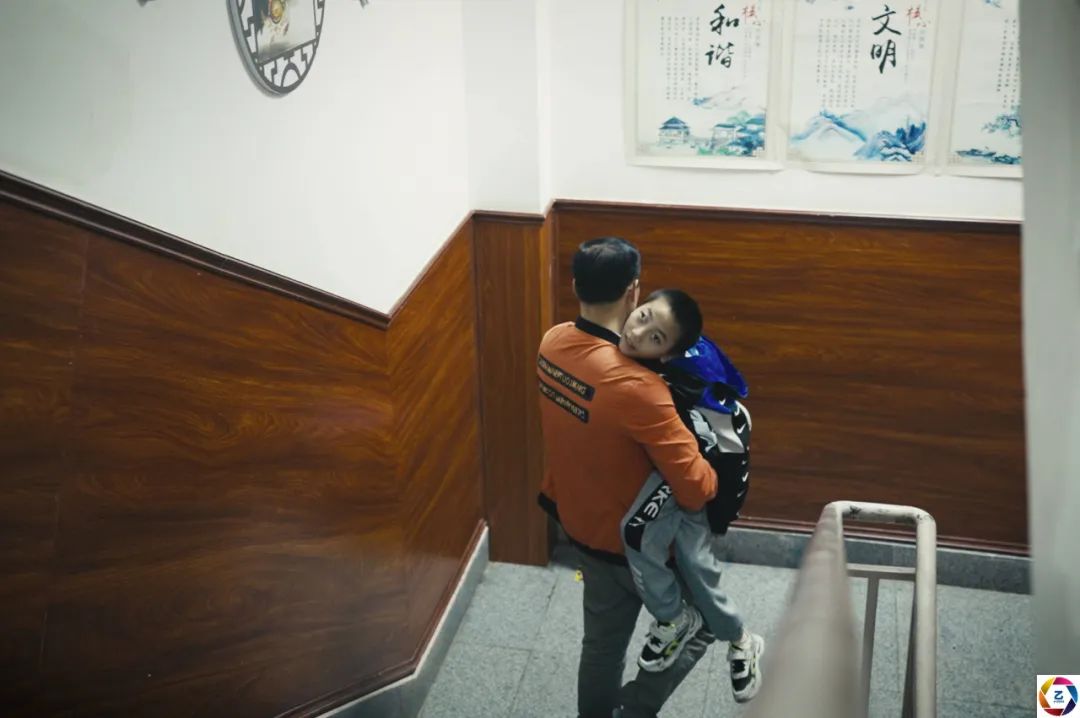 儿子和女儿双双患病,爸爸只能二选一救一个,女儿的回答让他愧疚休闲区蓝鸢梦想 - Www.slyday.coM 儿子和女儿双双患病,爸爸只能二选一救一个,女儿的回答让他愧疚休闲区蓝鸢梦想 - Www.slyday.coM