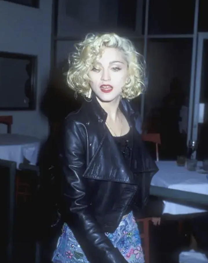 麦当娜:身价40亿,2段婚姻超10段"奶孙恋",如今只恋爱不结婚