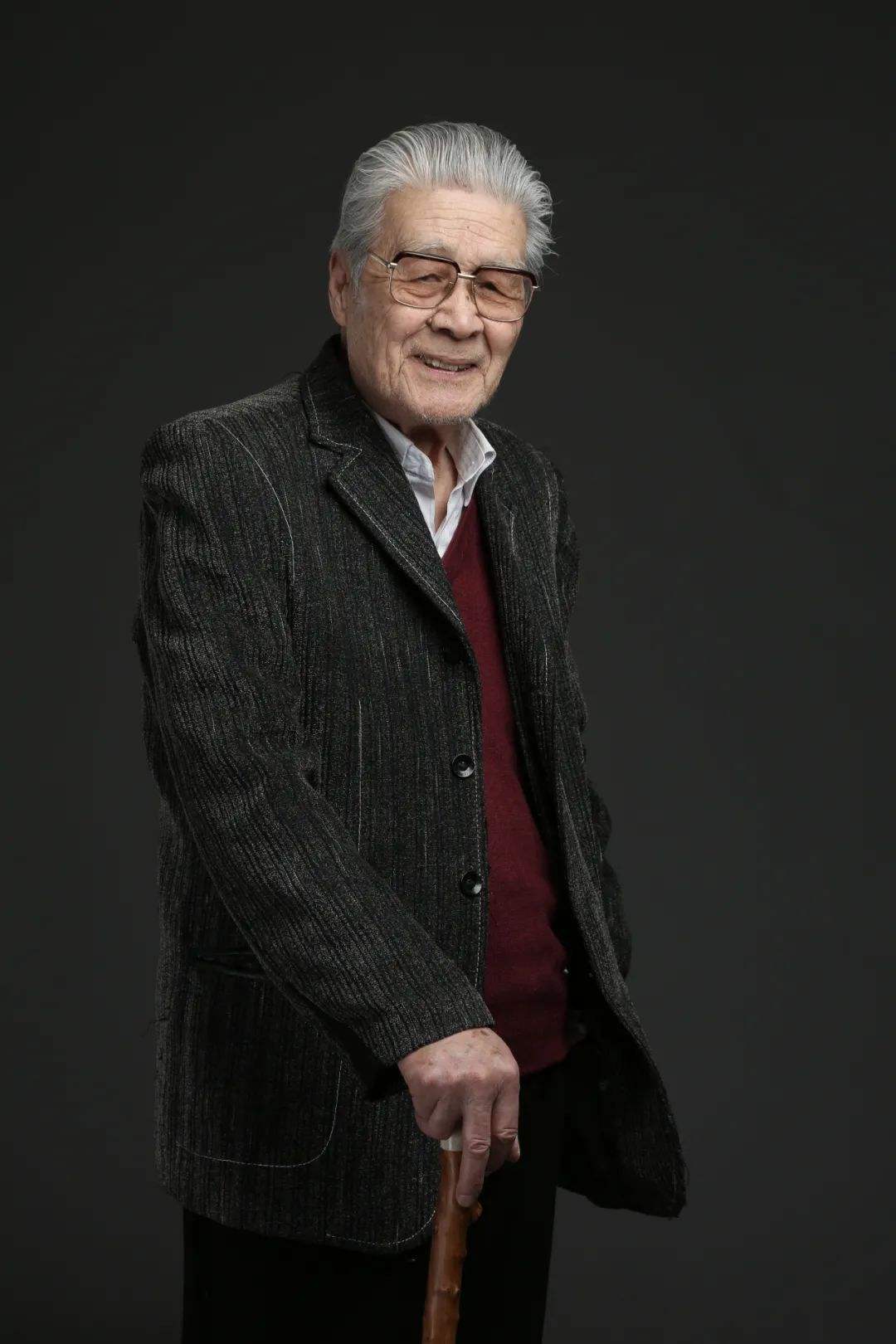 艺术家蓝天野逝世: 生前最后一次露面公开,人民艺术剧院发讣告休闲区蓝鸢梦想 - Www.slyday.coM 艺术家蓝天野逝世: 生前最后一次露面公开,人民艺术剧院发讣告休闲区蓝鸢梦想 - Www.slyday.coM