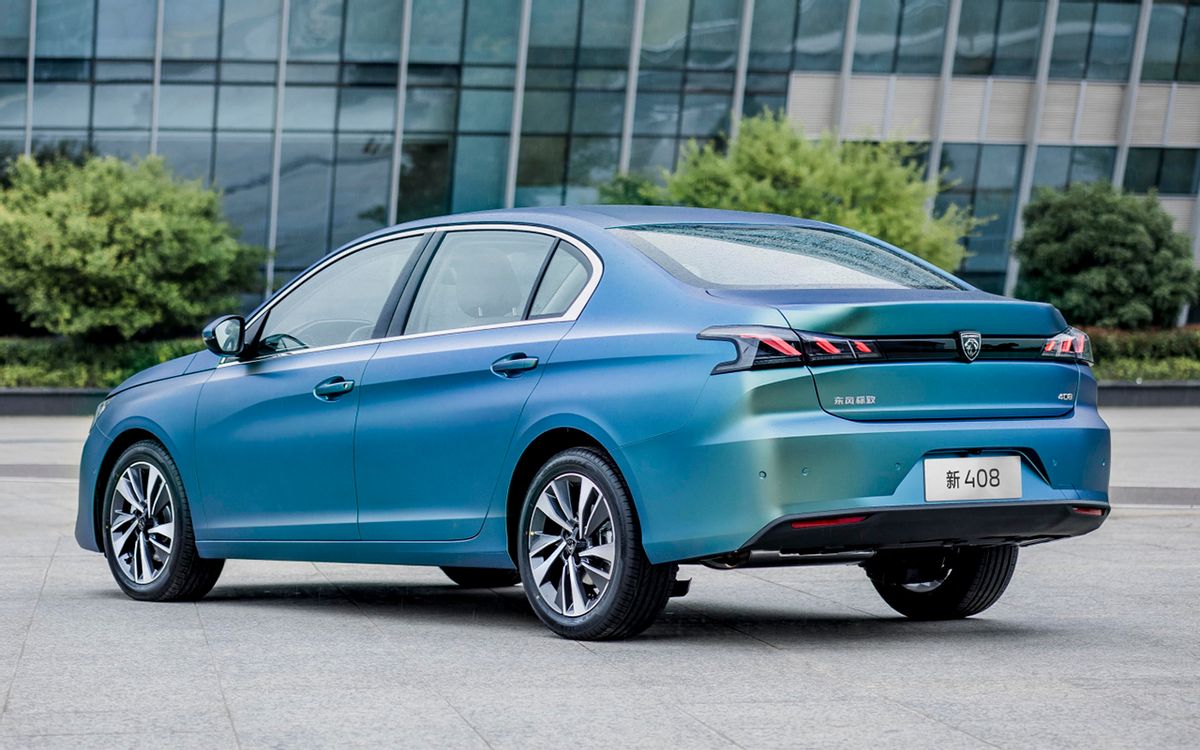 时隔八年终于换代全新标致408首发亮相这回还能成爆款吗