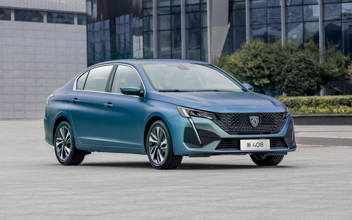 时隔八年终于换代全新标致408首发亮相这回还能成爆款吗
