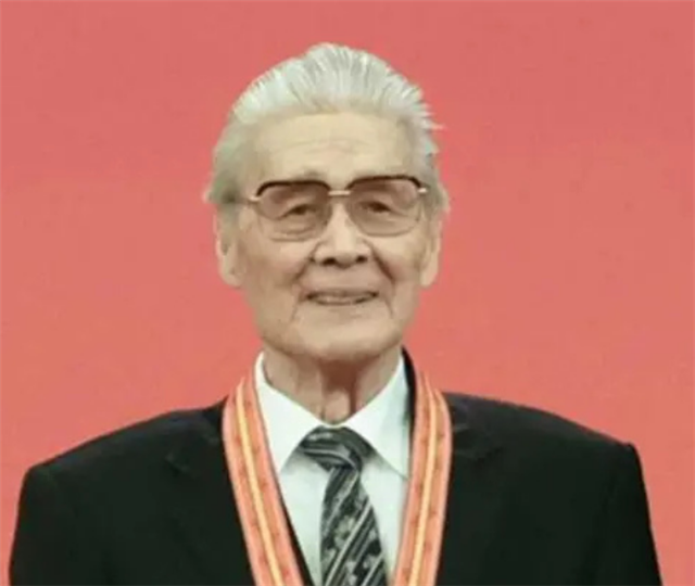 艺术家蓝天野今日病逝,享年95岁,原计划明天参演话剧《茶馆》|蓝天野