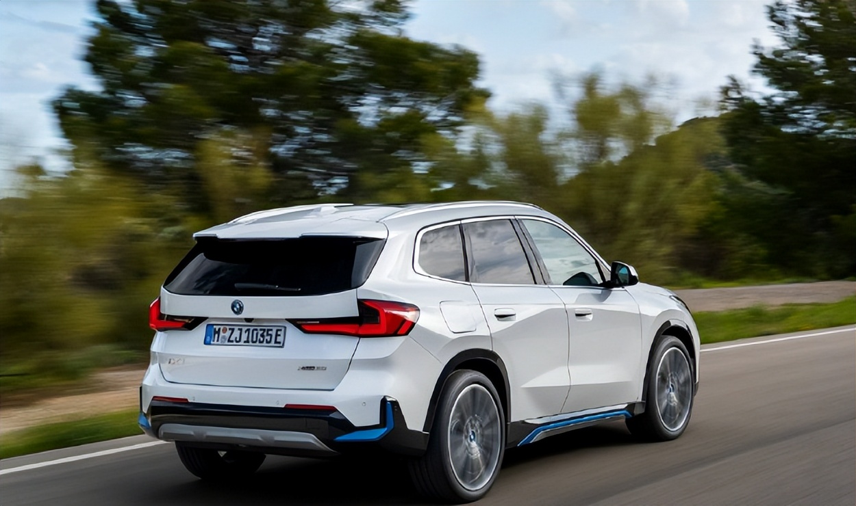 宝马x1首款纯电动车型ix1发布