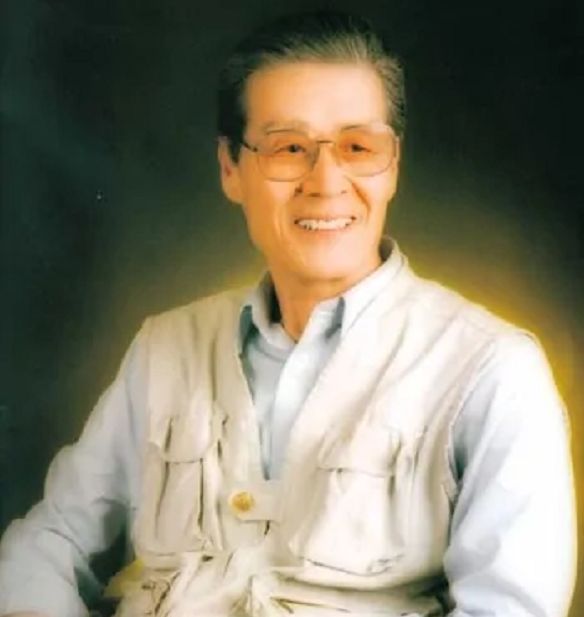 人艺《茶馆》秦仲义扮演者蓝天野走了__财经头条