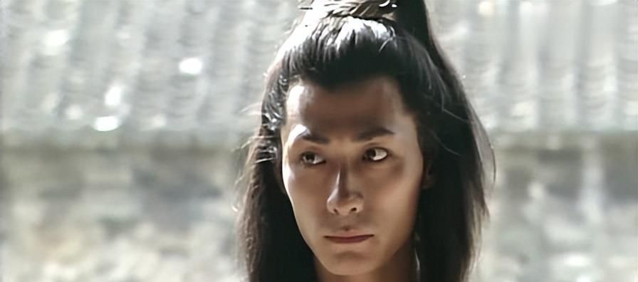 《白眉大侠》是单田芳为《三侠五义》续写的评书剧本.