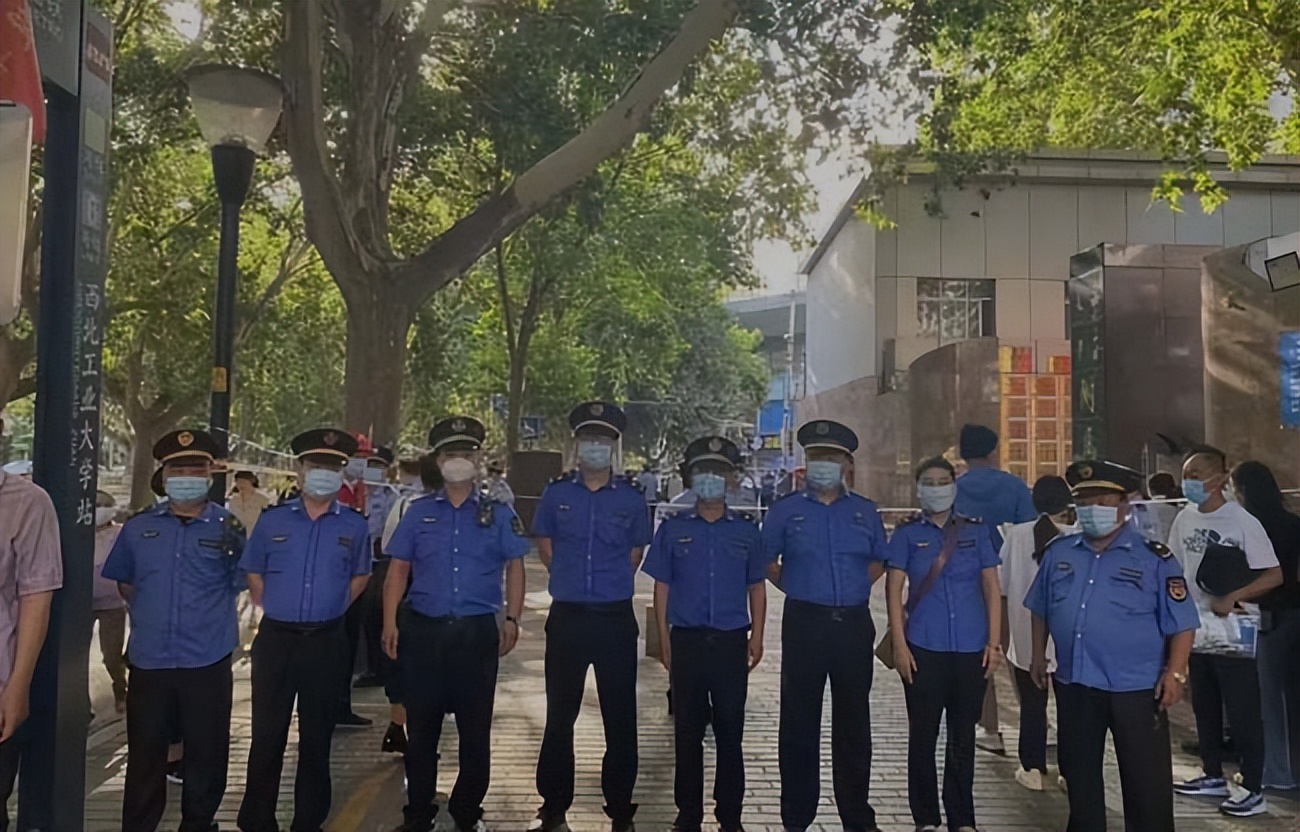 碑林区城市管理和综合执法局全力以赴为高考保驾护航休闲区蓝鸢梦想 - Www.slyday.coM 碑林区城市管理和综合执法局全力以赴为高考保驾护航休闲区蓝鸢梦想 - Www.slyday.coM