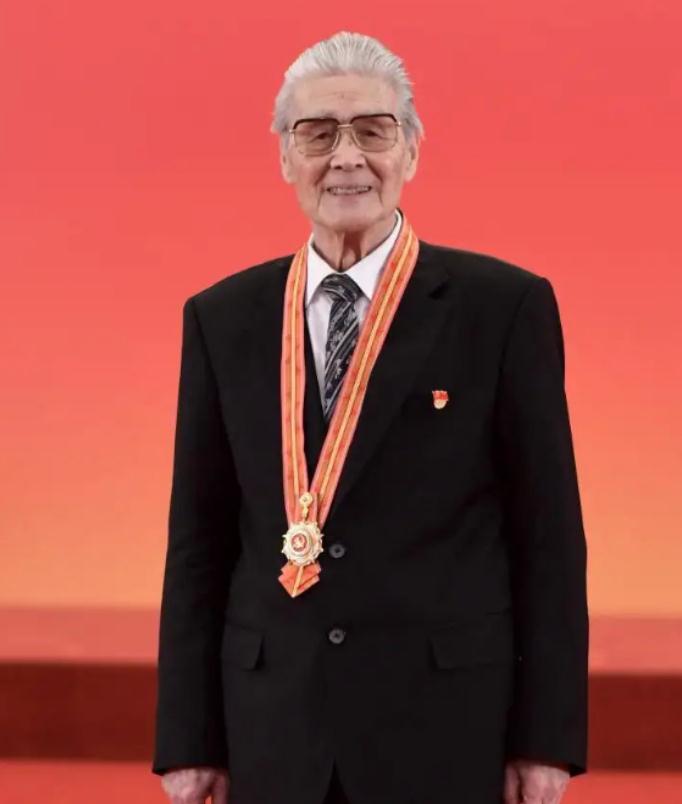 艺术家蓝天野逝世: 生前最后一次露面公开,人民艺术剧院发讣告休闲区蓝鸢梦想 - Www.slyday.coM 艺术家蓝天野逝世: 生前最后一次露面公开,人民艺术剧院发讣告休闲区蓝鸢梦想 - Www.slyday.coM