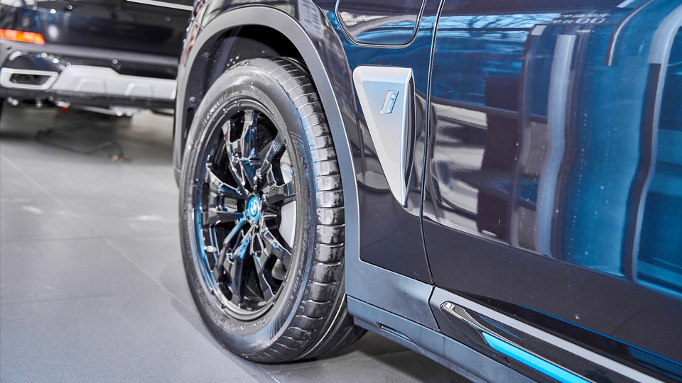 花34万买了宝马iX3，特斯拉赢在续航，但输了豪华感？