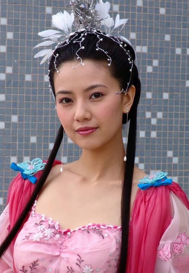 刘亦菲靠梦华录翻红后网友追问女神高圆圆何时回归拍古装剧