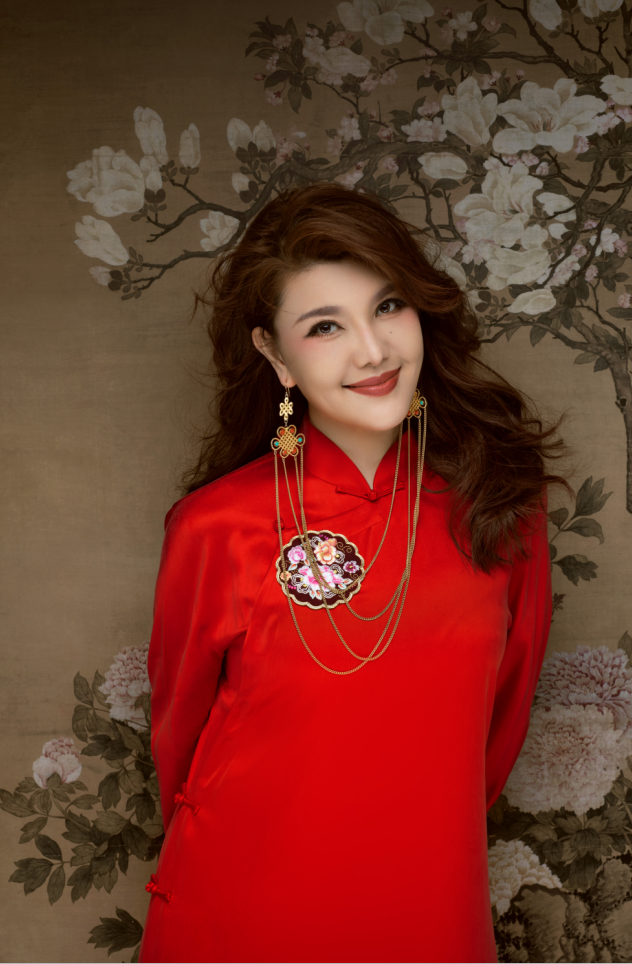 乌兰图雅助推民族传统手工艺发展为北疆女性创业就业加油喝彩