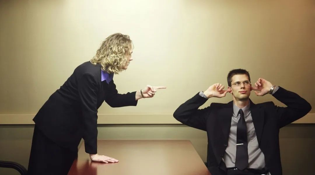 领导对你再随和，也不要自作多情说这3句傻话，抖机灵必受冷落休闲区蓝鸢梦想 - Www.slyday.coM