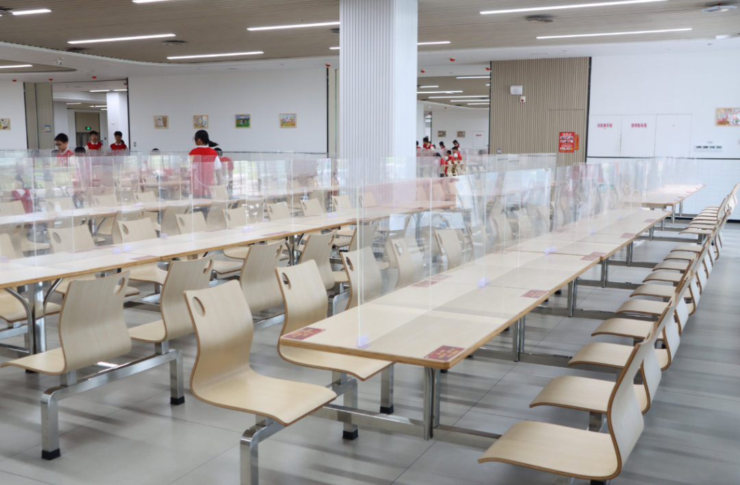 正在招生！由达利捐资10亿元基金兴建的这所学校太美了！休闲区蓝鸢梦想 - Www.slyday.coM