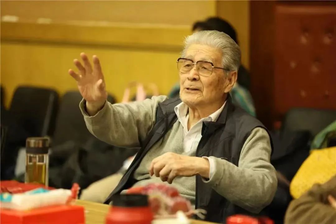 95岁蓝天野仙逝他一直惦记在舞台上创作新的角色