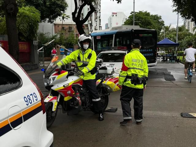 考生|交警|高考_新浪新闻