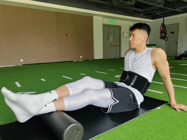 刘晓宇更新微博晒个人训练照练无休日