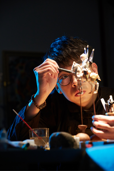 一年前,95后的郎佳子彧决定把"面人郎"当成一辈子的事业时,他的爸爸