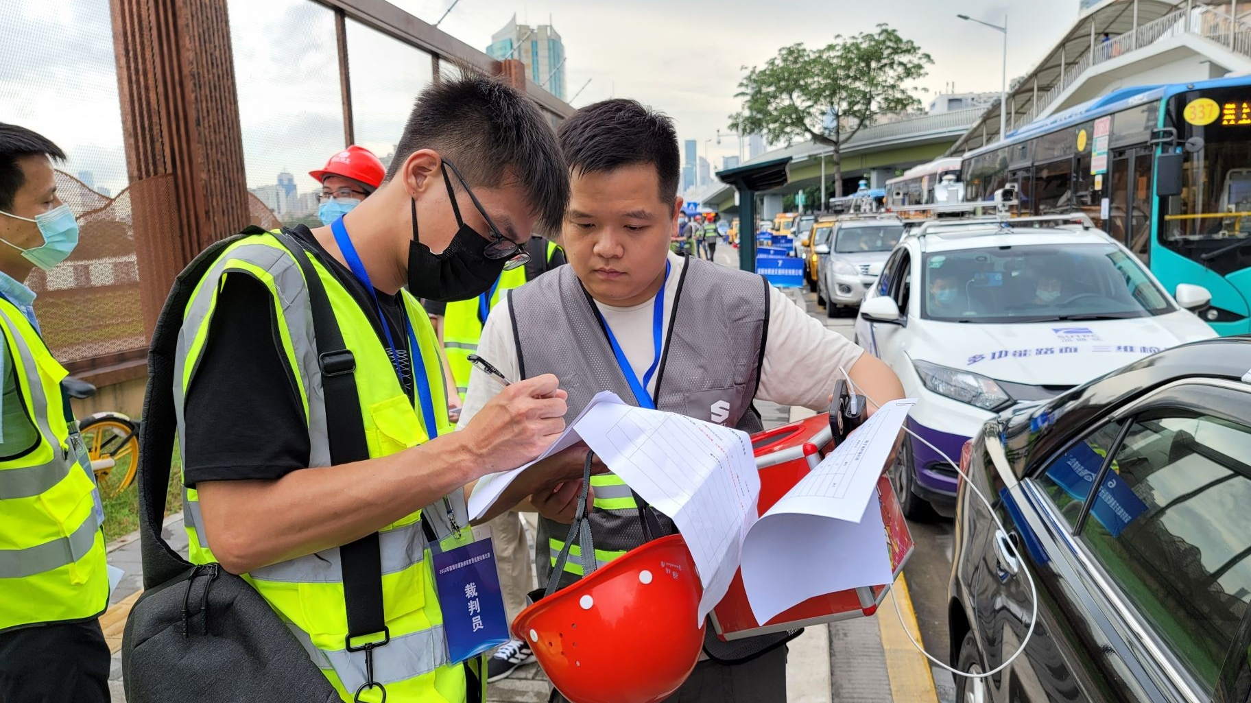 社区筑牢安全防线开展消防安全