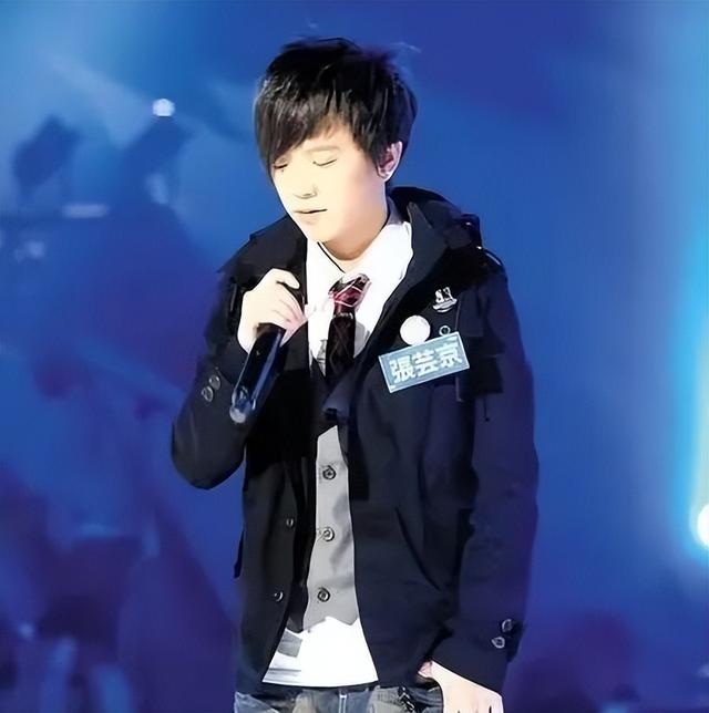 曾自杀过又落魄到街头卖唱如今确诊新冠女歌手张芸京太坎坷