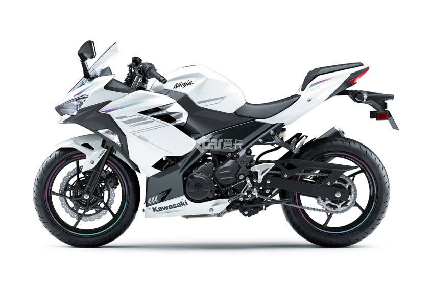 换配色顺带涨钱2022川崎ninja400上市